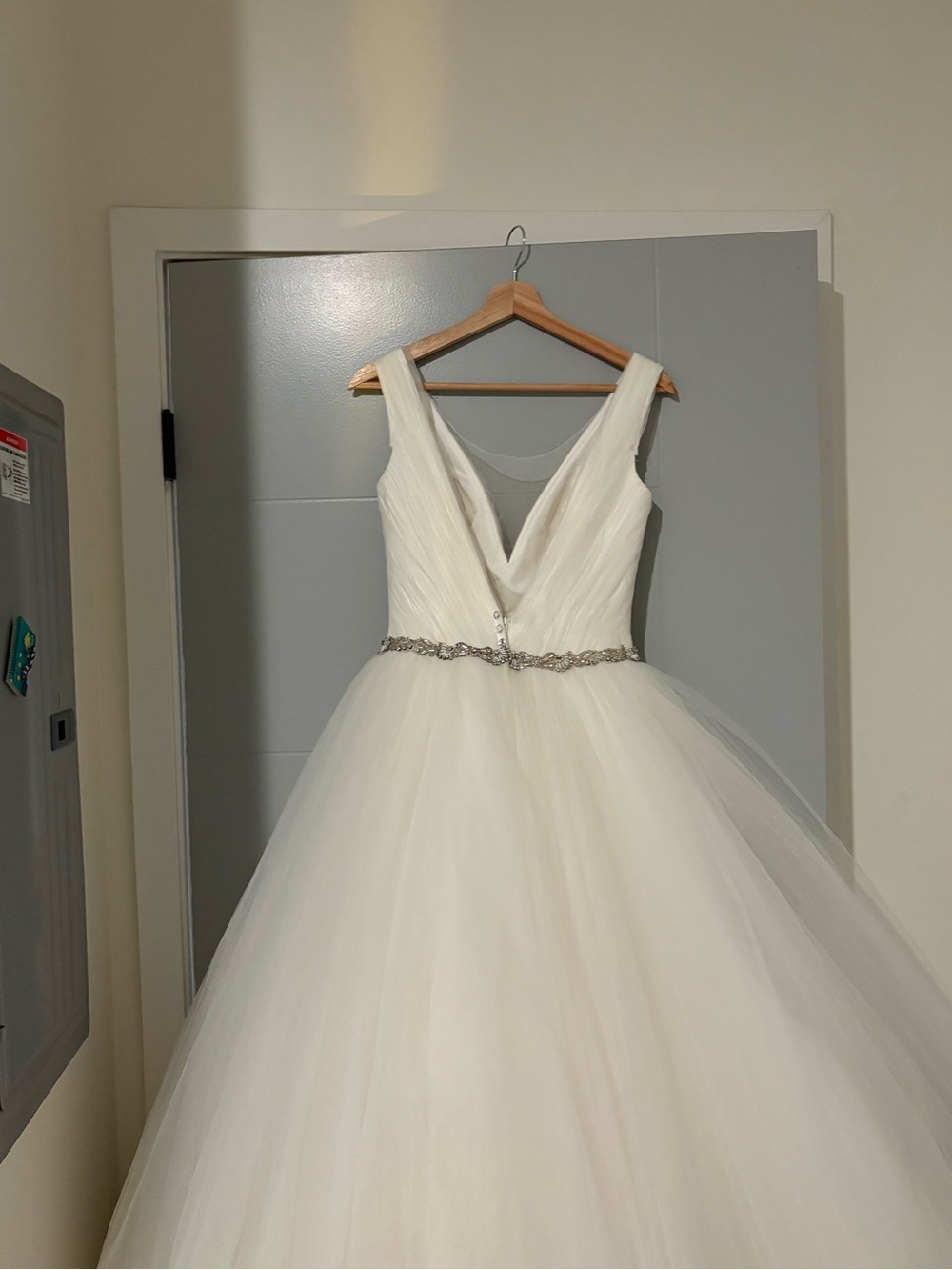 Elegant White Bridal Ball Gown Wedding Dress with Beaded Waist - Picture 3 of 3